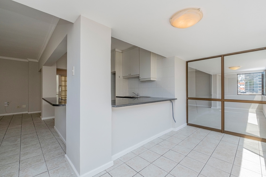 2 Bedroom Property for Sale in Sea Point Western Cape